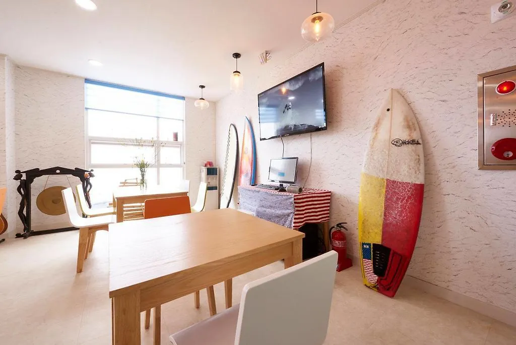 Surf N Joy Hotel Csedzsu 2*,